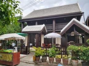  Mali House  Луангпхабанг